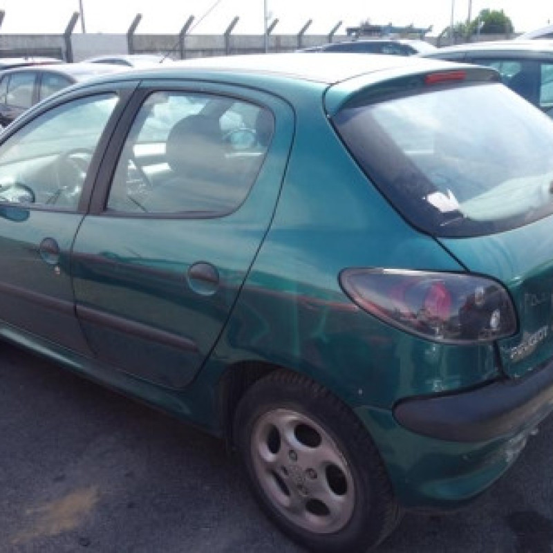 Attache ceinture arriere droit PEUGEOT 206 Photo n°7