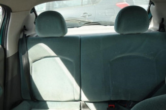 Attache ceinture arriere droit PEUGEOT 206