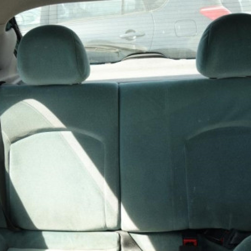 Attache ceinture arriere droit PEUGEOT 206 Photo n°11