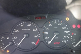 Attache ceinture arriere droit PEUGEOT 206