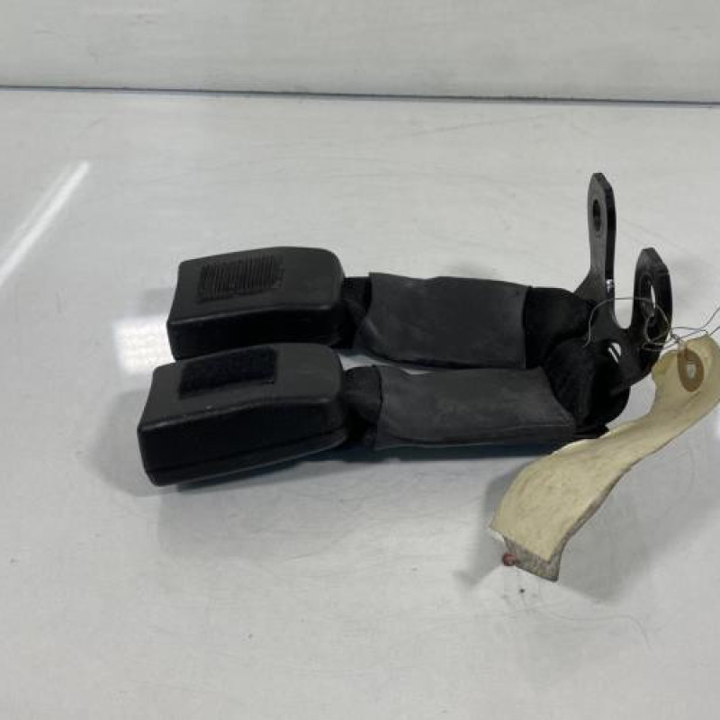 Attache ceinture arriere gauche MAZDA 2 1 Photo n°2