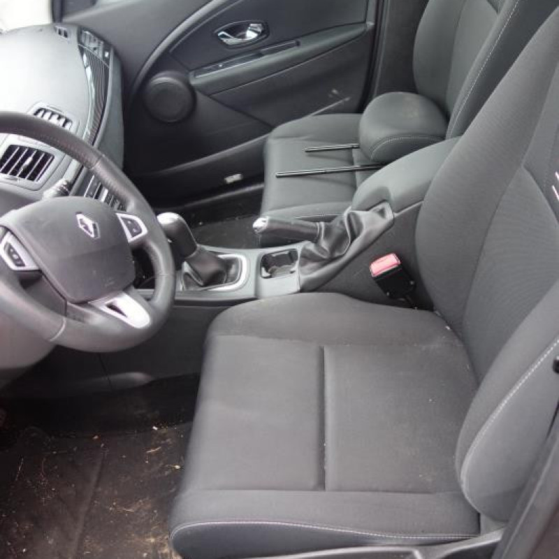 Air bag conducteur RENAULT MEGANE 3 Photo n°9