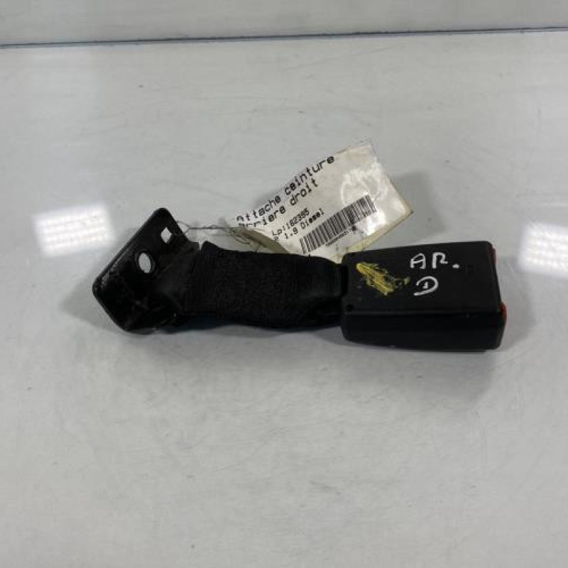 Attache ceinture arriere droit FIAT BRAVO 2 Photo n°3