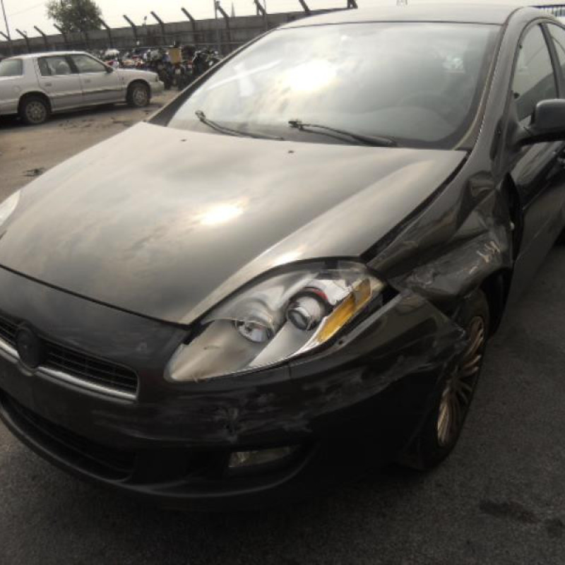 Attache ceinture avant droit FIAT BRAVO 2 Photo n°4