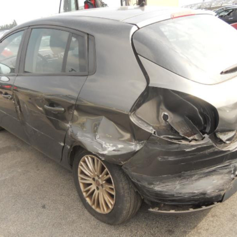 Attache ceinture avant droit FIAT BRAVO 2 Photo n°8