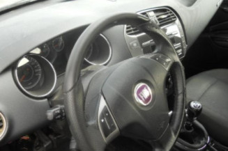 Attache ceinture avant droit FIAT BRAVO 2