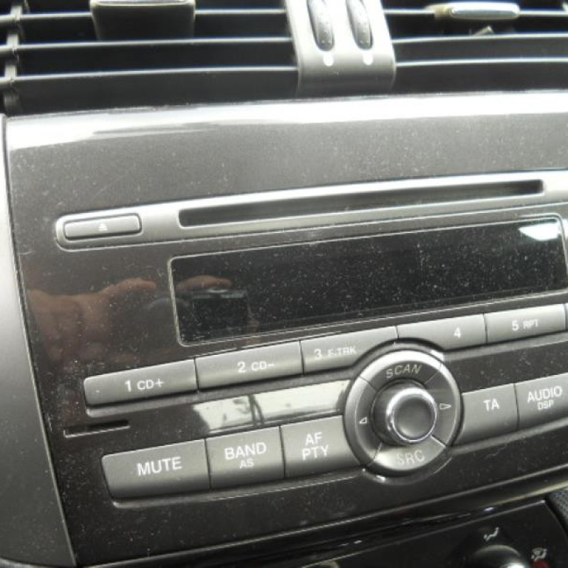 Attache ceinture avant droit FIAT BRAVO 2 Photo n°11