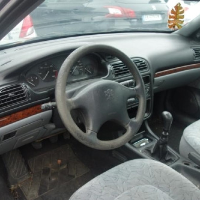 Ceinture arriere gauche PEUGEOT 406 Photo n°8