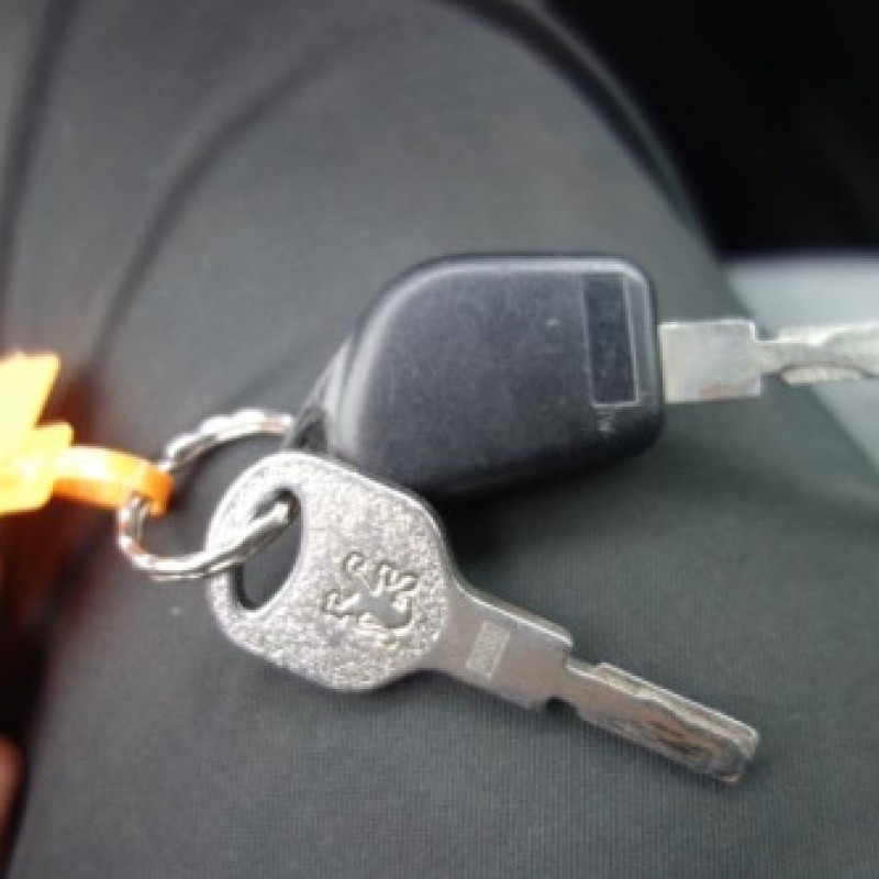Ceinture arriere gauche PEUGEOT 406 Photo n°10