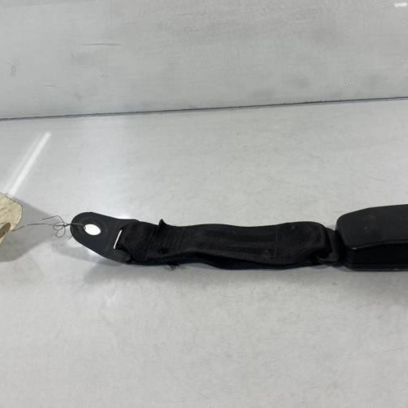 Attache ceinture arriere gauche PEUGEOT 309 Photo n°3