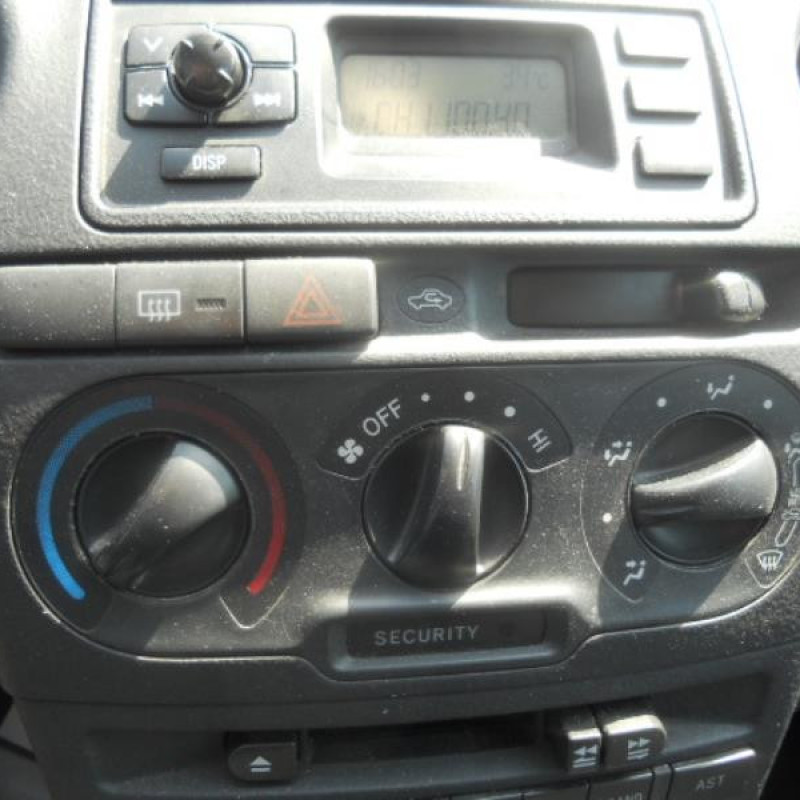 Ceinture arriere gauche TOYOTA YARIS 1 Photo n°9