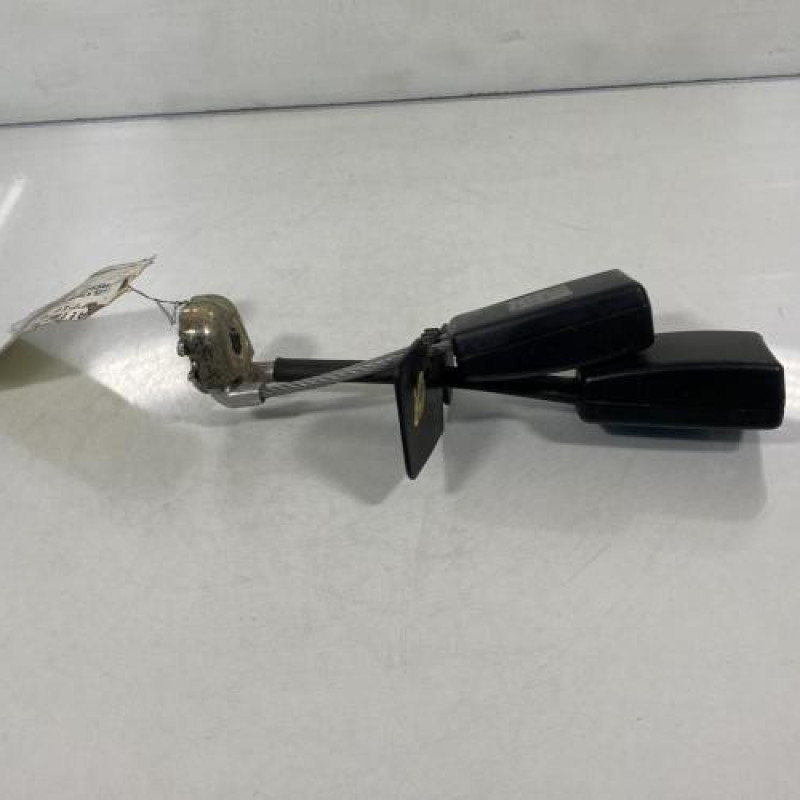 Attache ceinture arriere gauche VOLKSWAGEN PASSAT 4 Photo n°3
