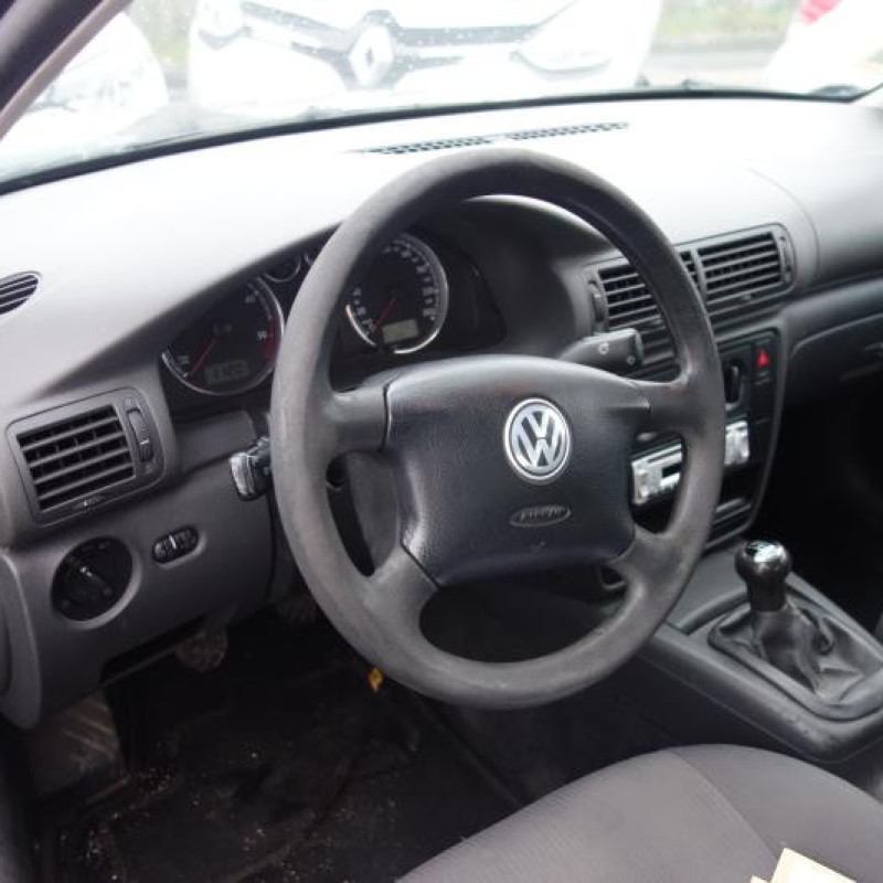 Pretensionneur de ceinture arriere gauche VOLKSWAGEN PASSAT 4 Photo n°8