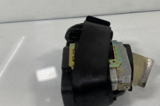 Pretensionneur de ceinture avant gauche VOLKSWAGEN PASSAT 4