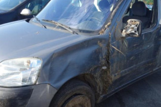 Attache ceinture arriere gauche CITROEN BERLINGO 1