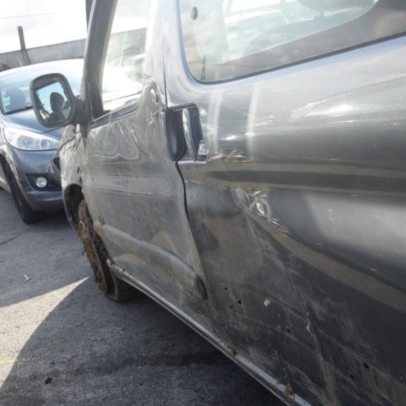 Attache ceinture arriere gauche CITROEN BERLINGO 1 Photo n°8