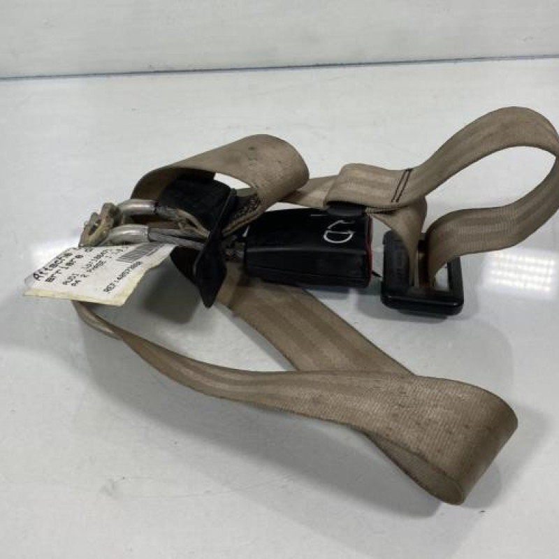 Attache ceinture arriere droit AUDI A4 2 Photo n°1