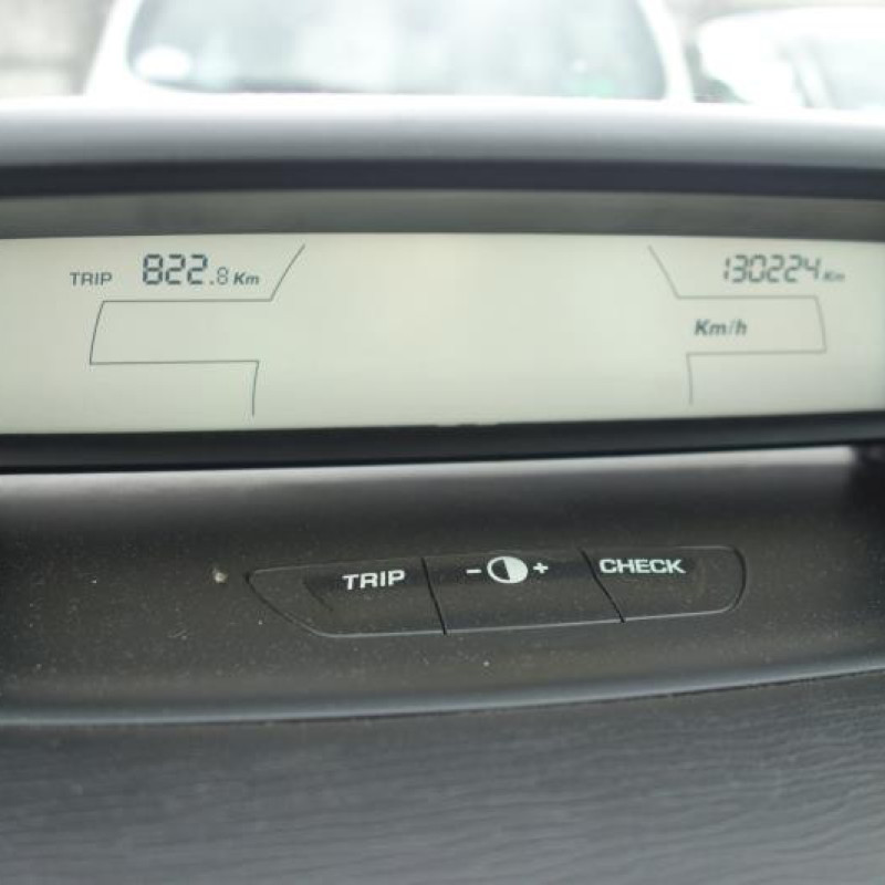 Trappe d'essence CITROEN C4 1 Photo n°11