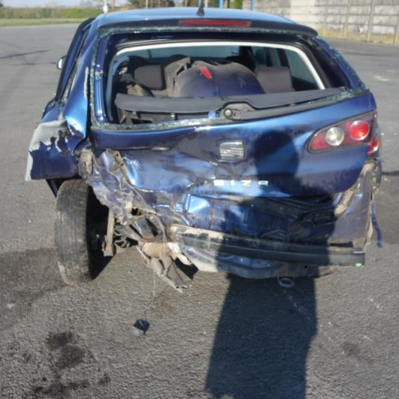 Pretensionneur de ceinture avant gauche SEAT IBIZA 3 Photo n°4