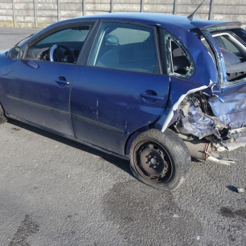 Pretensionneur de ceinture avant gauche SEAT IBIZA 3 Photo n°5