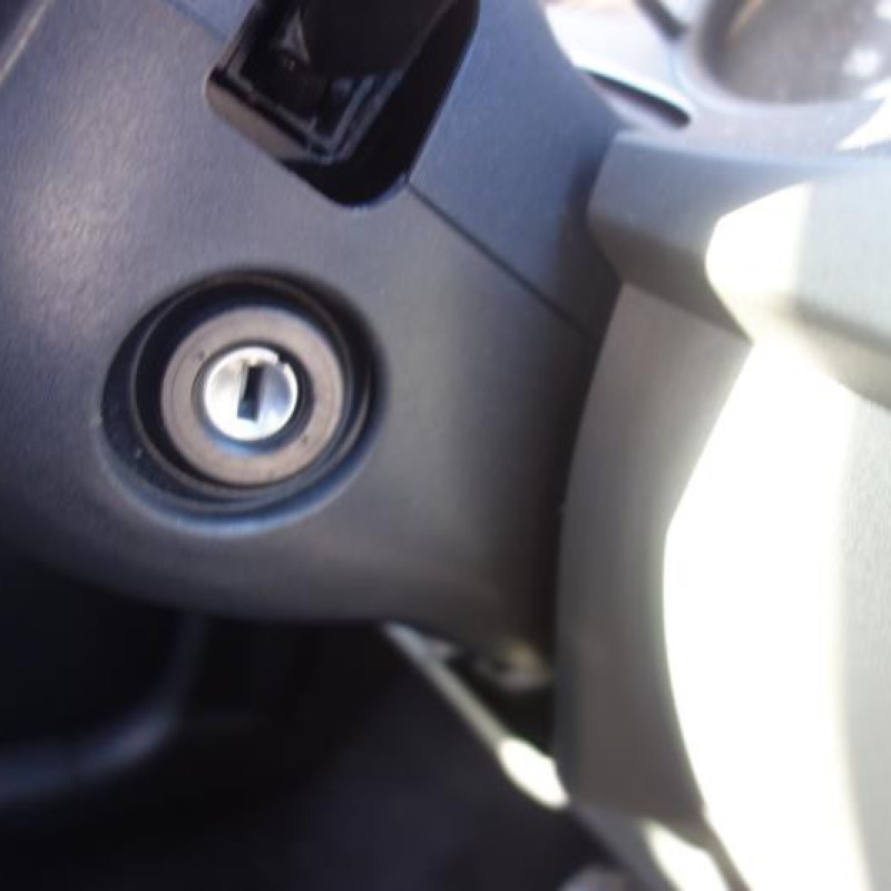 Pretensionneur de ceinture avant gauche SEAT IBIZA 3 Photo n°14