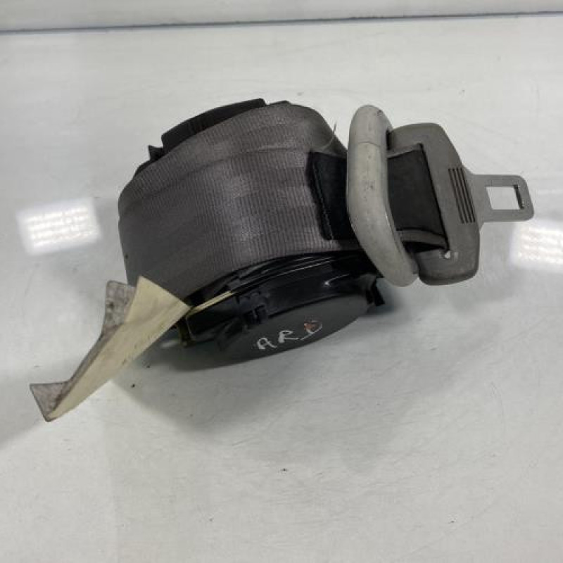 Ceinture arriere droit VOLKSWAGEN GOLF 4 Photo n°3
