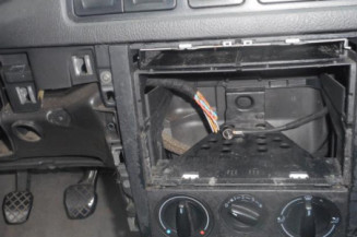 Charniere de capot VOLKSWAGEN GOLF 4