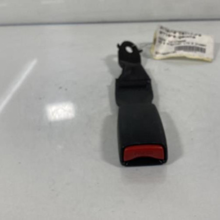 Attache ceinture arriere gauche MAZDA 323 6 Photo n°1
