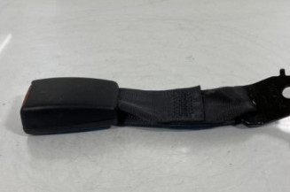 Attache ceinture arriere gauche MAZDA 323 6