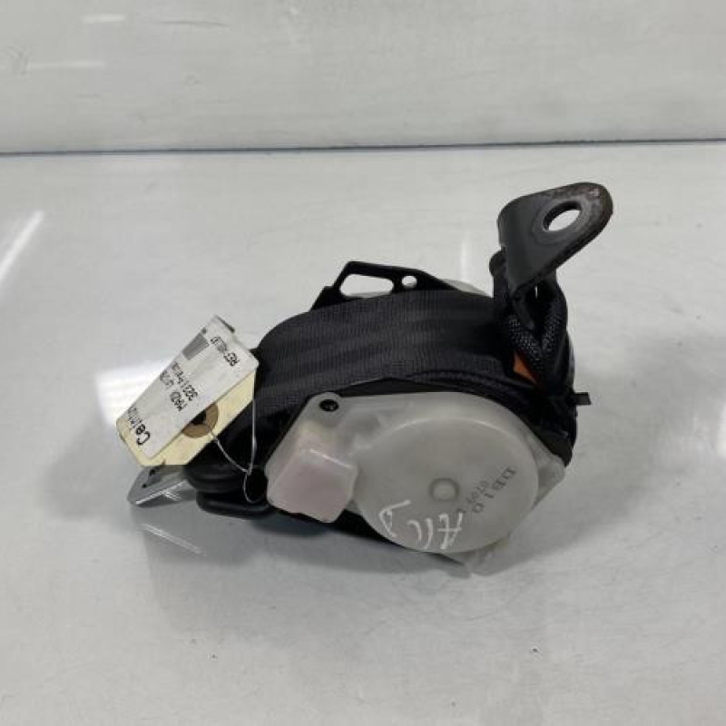 Ceinture arriere droit MAZDA 323 6 Photo n°1