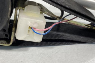 Pretensionneur de ceinture avant droit MAZDA 323 6