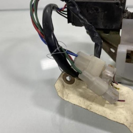 Serrure avant gauche MAZDA 323 6