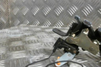 Serrure de coffre MAZDA 323 6