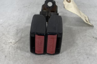 Attache ceinture arriere gauche PEUGEOT 407 Photo n°1