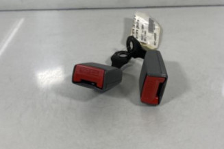 Attache ceinture arriere gauche PEUGEOT 806 Photo n°1