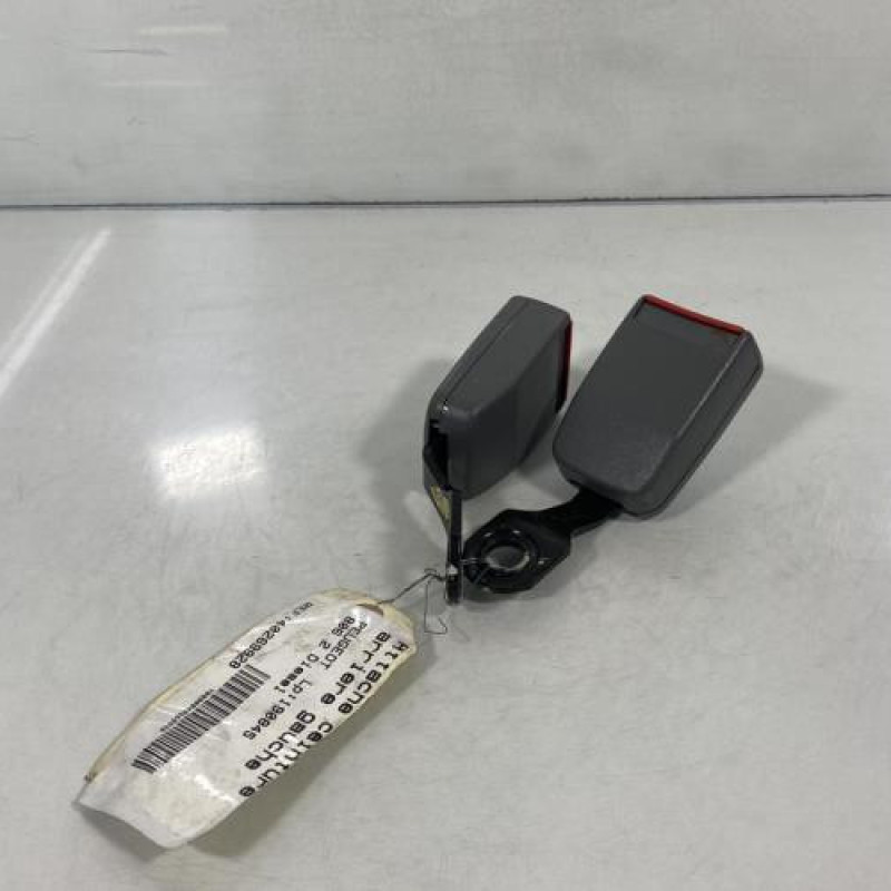 Attache ceinture arriere gauche PEUGEOT 806 Photo n°3