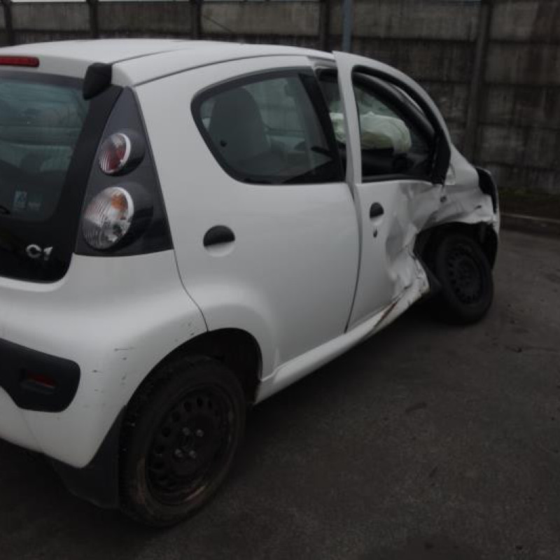 Attache ceinture arriere gauche CITROEN C1 1 Photo n°7