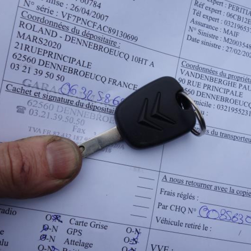 Attache ceinture arriere gauche CITROEN C1 1 Photo n°14