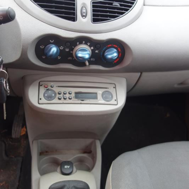 Pompe à carburant RENAULT TWINGO 2 Photo n°9