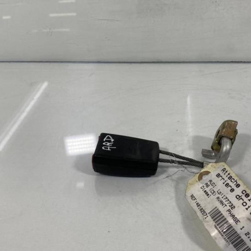 Attache ceinture arriere droit AUDI A6 2 Photo n°2
