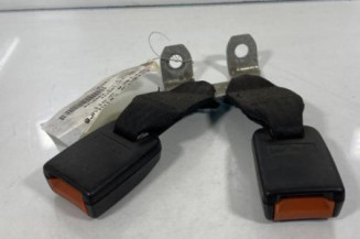 Attache ceinture arriere droit FORD FIESTA 5 Photo n°1
