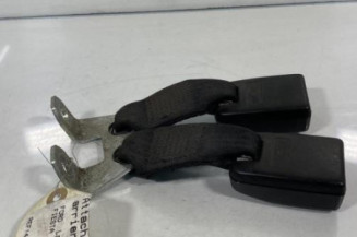 Attache ceinture arriere droit FORD FIESTA 5