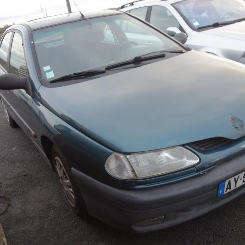 Pretensionneur de ceinture avant droit RENAULT LAGUNA 1 Photo n°5
