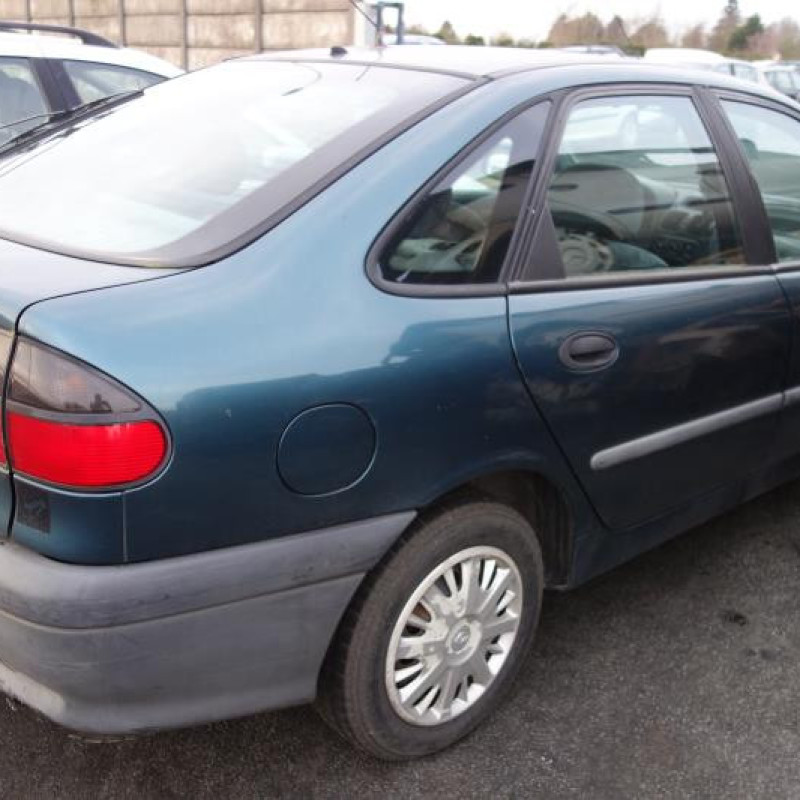 Pretensionneur de ceinture avant droit RENAULT LAGUNA 1 Photo n°6
