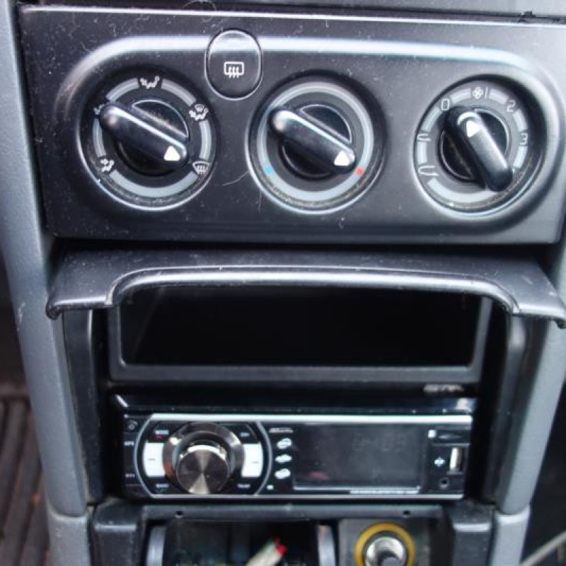 Pretensionneur de ceinture avant droit RENAULT LAGUNA 1 Photo n°9