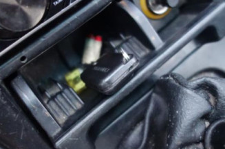 Pretensionneur de ceinture avant droit RENAULT LAGUNA 1