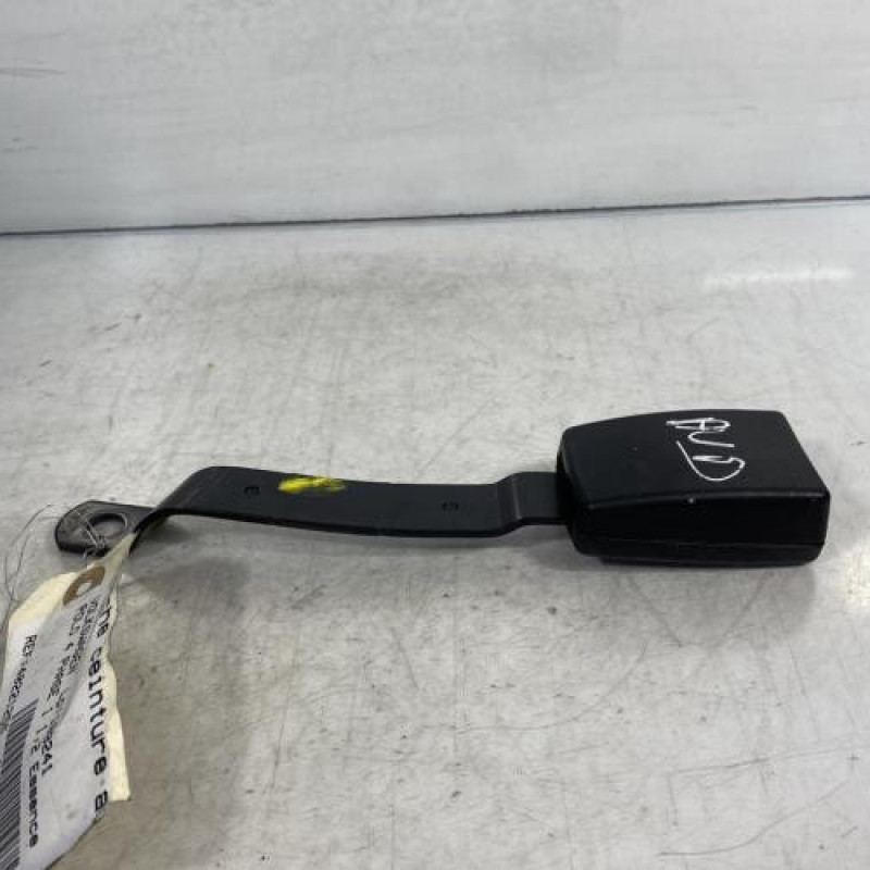 Attache ceinture avant droit VOLKSWAGEN POLO 4 Photo n°3