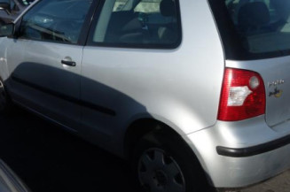 Attache ceinture avant droit VOLKSWAGEN POLO 4