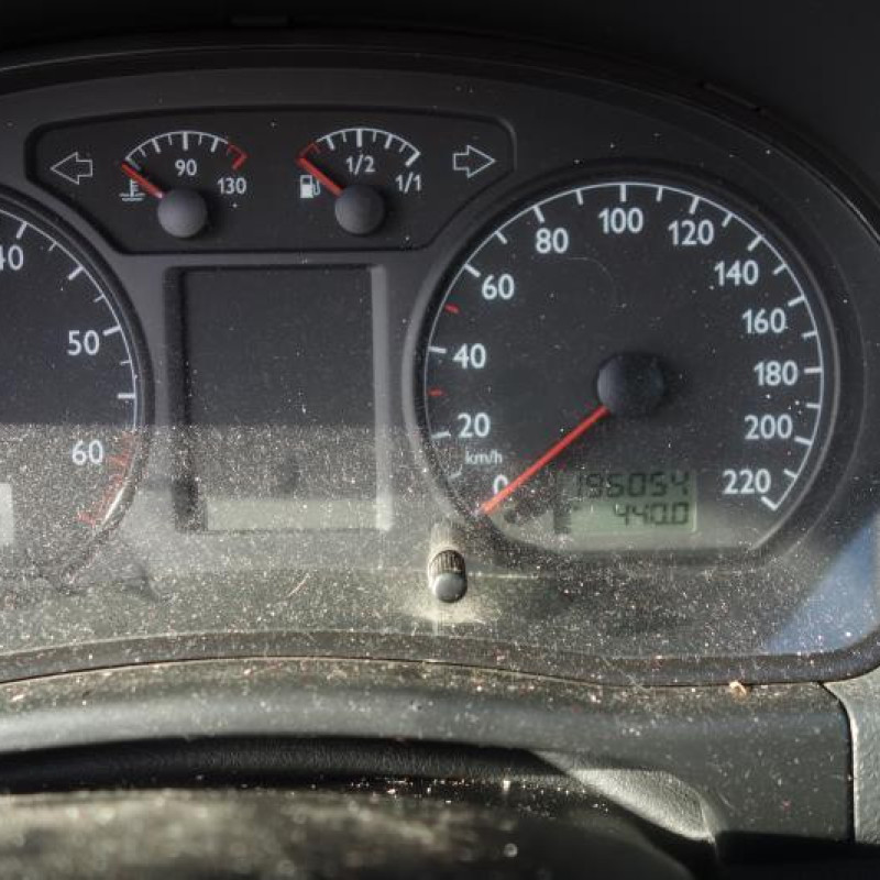 Pretensionneur de ceinture avant gauche VOLKSWAGEN POLO 4 Photo n°8