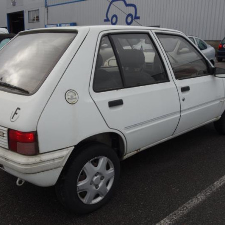 Vitre arriere droit PEUGEOT 205